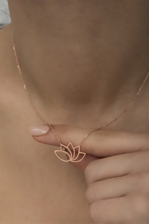 925 Ayar Gümüş Rose Sade Lotus Çiçeği Kolye
